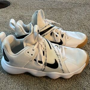 Nike React Hyperset Volleyball shoes Men’s 7 Women’s 8.5